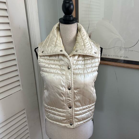 Vintage 80s BECONTA Womens Puffer Vest Cream Satin Outdoor Retro Snap Close | 10 - Picture 2 of 13